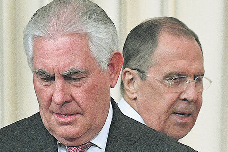 Tillerson y Lavrov intentaron manejar la crisis bilateral causada por el ataque de EE.UU. a Siria.  (Fuente: AFP)