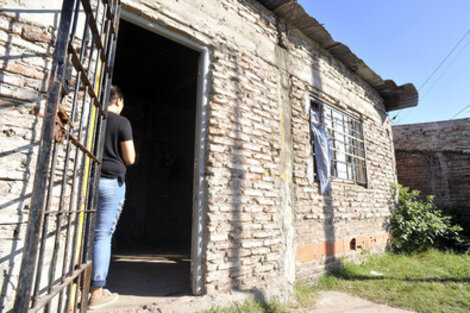 La última casa donde vivió Valentín Reales, en Cabín 9, al cuidado de una mujer que ahora es amenazada a balazos.