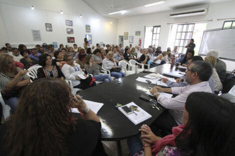 Ocho de cada diez docentes santafesinos se inclinaron por aceptar la propuesta salarial.