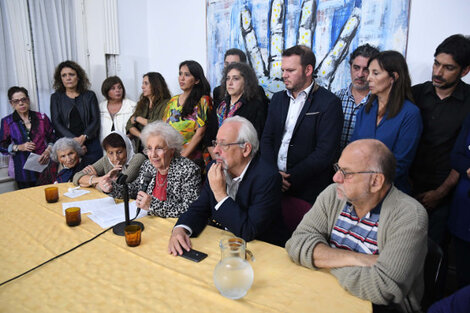 “Les están abriendo la puerta a los genocidas