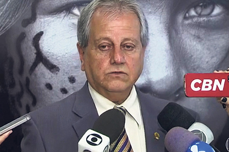 Costa acusó a Temer de presidir una dictadura manejada por los agronegocios.