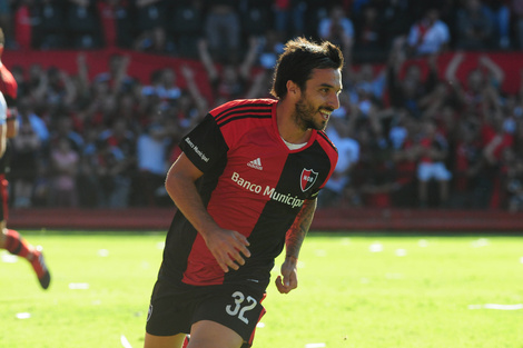 Si Scocco ve hoy una amarilla jugará el clásico por el 225. (Fuente: Sebastián Granata)