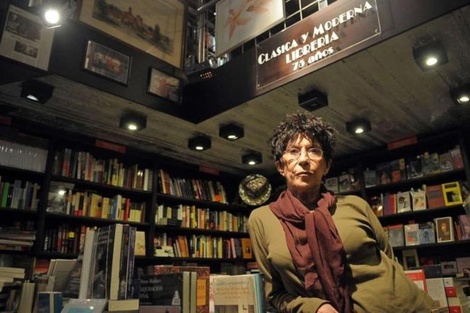 Natu Poblet, en la librería que fue su hogar.