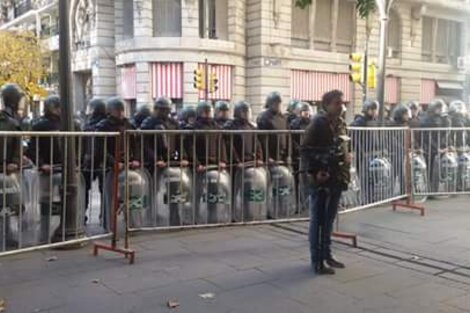 Un Día de la Bandera blindado