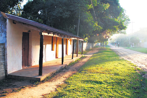 Calles de arena y regreso del baile en Loreto, ya al amanecer. (Fuente: Pablo Donadio)