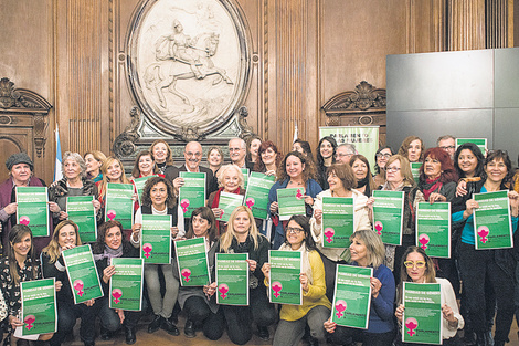 Todes unides. la paridad de género en reclamo colectivo. (Fuente: Constanza Niscovolos)