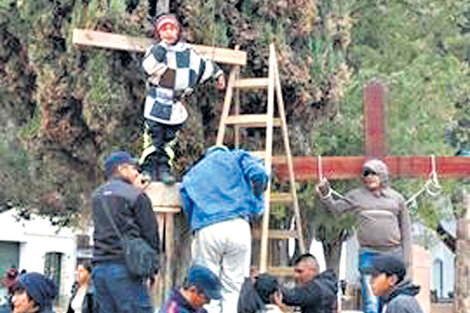 “Lo bajaron de la cruz porque lloraba”