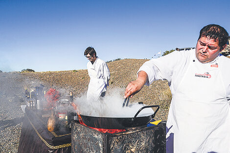 El placer de los sabores australes al borde mismo de la playa y con la mano maestra de un chef. (Fuente: Guido Piotrkowski)