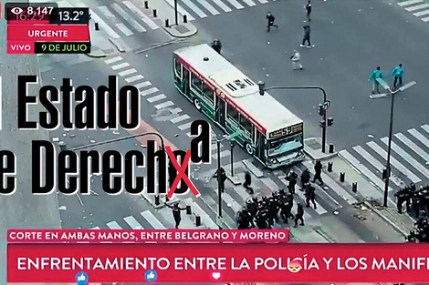 Esta captura de pantalla de televisión muestra que a las 16.29, cuando la Infantería se pone en movimiento para cumplir la orden de represión, la línea del metrobus ya estaba despejada.