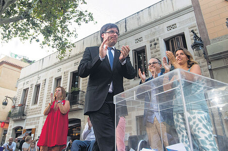 Carles Puigmont, presidente de la Generalitat de Cataluña, en campaña. (Fuente: EFE)