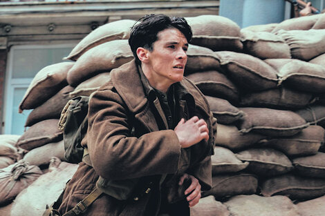 Rescatando al soldado Tommy: Fionn Whitehead en Dunkerque.