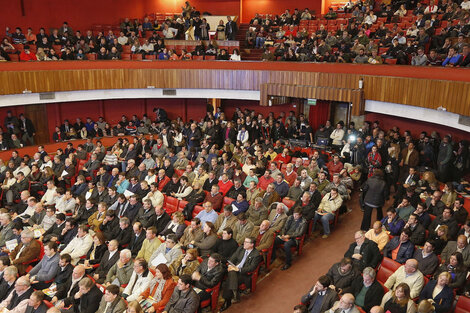 Más de 500 dirigentes se congregaron en el Centro Cultural Provincial Paco Urondo.