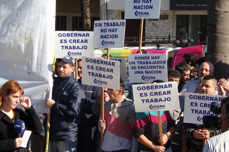 Con el presidente comunal a la cabeza, empresarios y trabajadores lanzaron el alerta.