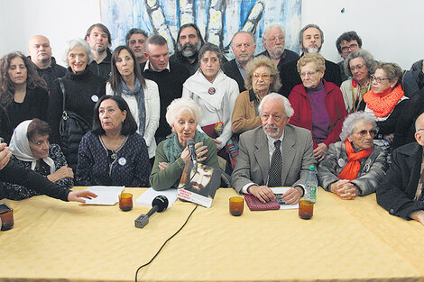 Abuelas y Madres Línea Fundadora, Familiares, el CELS y la APDH encabezaron la conferencia de prensa.