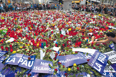 Ya son 16 las víctimas en Barcelona