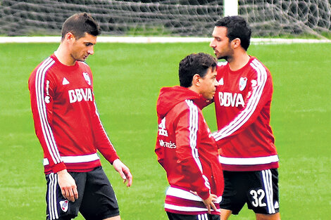 Gallardo y Alario, durante la práctica previa al partido con Temperley. (Fuente: DyN)