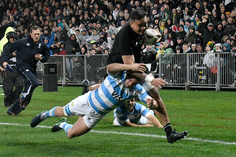 Los Pumas no pudieron parar a los All Blacks