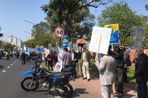 Las inmobiliarias protestaron frente a la quinta de Olivos