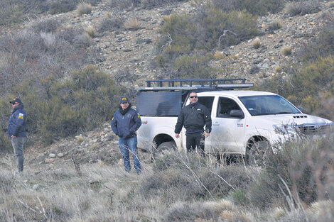 La Policía Federal participa en los rastrillajes en la zona de Cushamen, en Chubut.