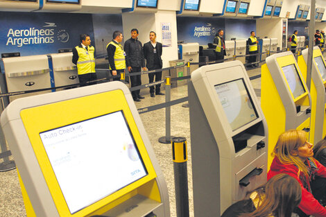 La protesta de los gremios aeronáuticos se sintió con fuerza en el Aeroparque metropolitano.