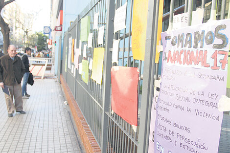 Las tomas de alrededor de 30 escuelas fueron iniciadas por los estudiantes para ser tenidos en cuenta.