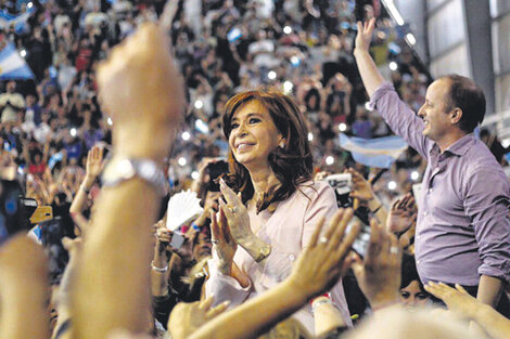 Cristina Kirchner junto al intendente Martín Insaurralde. (Fuente: Télam)