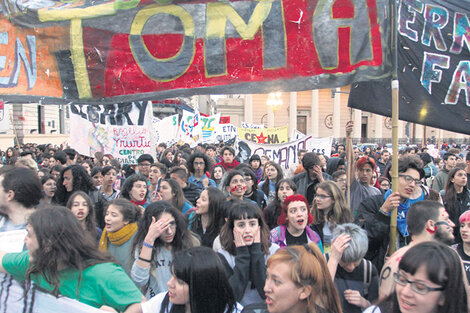 Hubo varias marchas de estudiantes para suspender la reforma y reunirse con las autoridades. (Fuente: Leandro Teysseire)