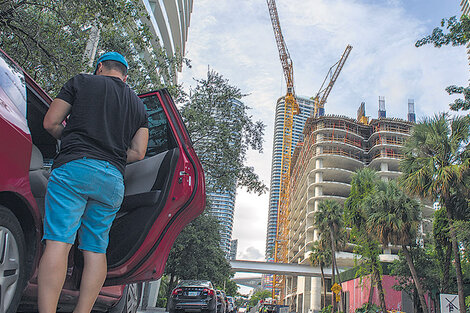 Las más de 25 grúas de construcción en el centro de Miami preocupan a las autoridades. (Fuente: EFE)