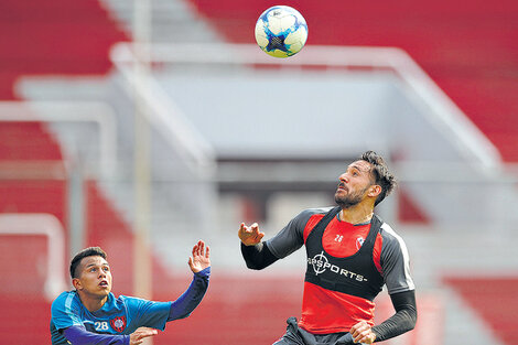 Jonás Gutiérrez fue titular en Bahía Blanca, pero hoy no estará porque jugó la Copa para Defensa. (Fuente: Prensa Independiente)