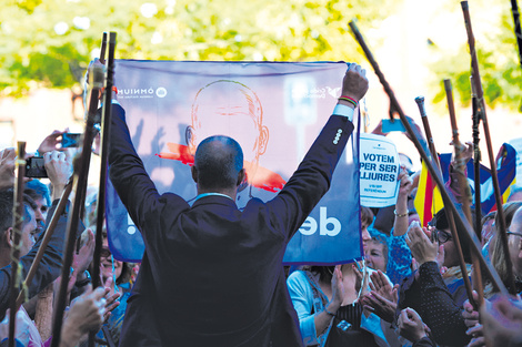 El alcalde de Premià de Mar al llegar a un juzgado de Barcelona, acusado de desobediencia.