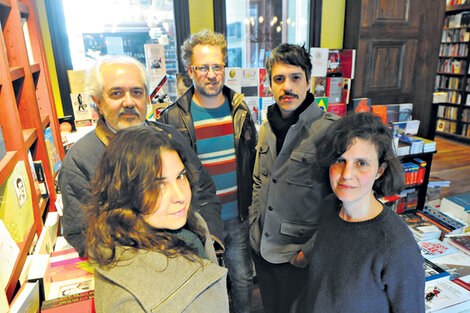 Clara Anich, Miguel Gaya (PEN), Marcelo Guerrieri, Enzo Maqueira y Guadalupe Faraj, integrantes del colectivo. (Fuente: Rafael Yohai)