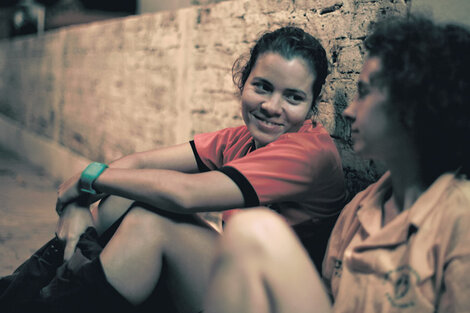 Una de Las Indomables, el equipo de las chicas futbolistas.