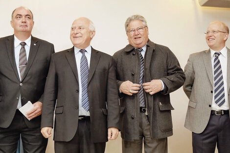 El presidente de Fisfe, Javier Martín, Lifschitz, el vice Fascendini y Contigiani.