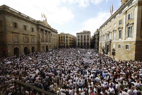 Las marchas por el diálogo movilizan a España