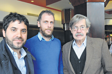 Los investigadores de Flacso Pablo Manzanelli, Eduardo Basualdo y Mariano Barrera.