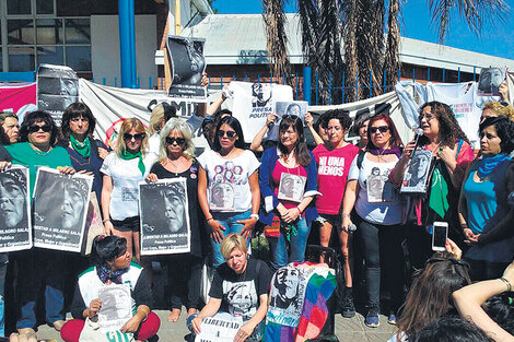 Representantes de todas las organizaciones participantes convocaron a la conferencia de prensa. (Fuente: Gentileza Frente de Mujeres UNGS)