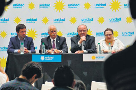 Jorge Taiana, Leopoldo Moreau y los apoderados de Unidad Ciudadana hablaron en el Instituto Patria.