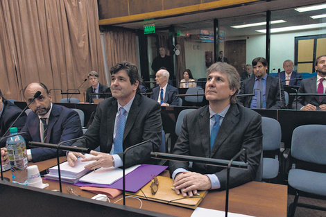 Amado Boudou, José María Núñez Carmona y, detrás, Alejandro Vandenbroele, tres de los imputados.