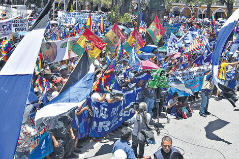 Miles de seguidores de Evo Morales participan del acto en favor de su reelección en los comicios de 2019. (Fuente: EFE)