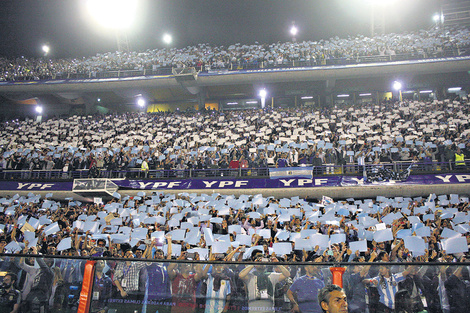 El recibimiento de la platea al equipo nacional. (Fuente: Alejandro Leiva)