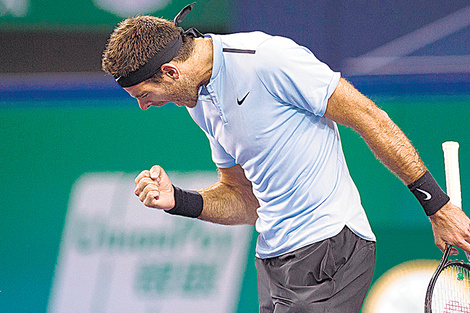 Del Potro ayer frente a Zverev, al que venció por primera vez. (Fuente: AFP)