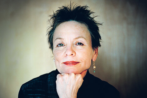 La polifacética y experimental Laurie Anderson actuará hoy en el Teatro Opera.