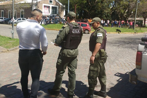 Los agentes de Gendarmería llegaron a la Ciudad Universitaria en plena asamblea.