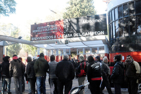 El juez Bellizia pasó por la sede del parque Independencia.