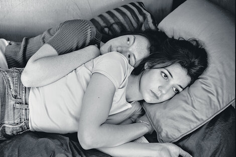 Esther Garrel junto a Louise Chevillotte en Amantes por un día.