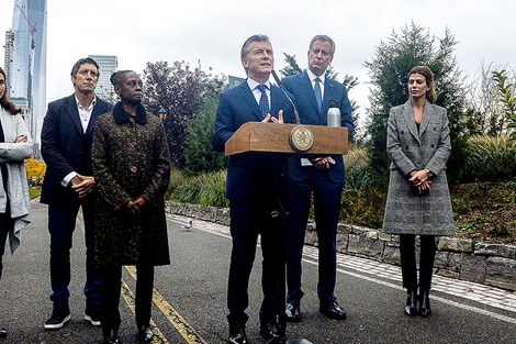 Mauricio Macri en el homenaje que realizó a los cinco argentinos muertos en un ataque en Nueva York. (Fuente: DyN)