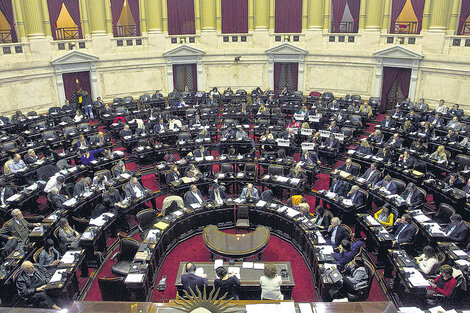 Los legisladores exigen que se presente Aguad a explicar qué pasó y qué hacía el ARA San Juan.