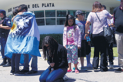 “Abrazo solidario” en la Base Naval