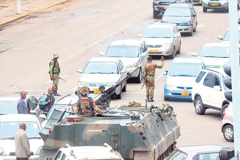 Derrocaron a Mugabe con un golpe militar