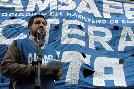 Testoni llamó a consultar "al pueblo y la Legislatura".